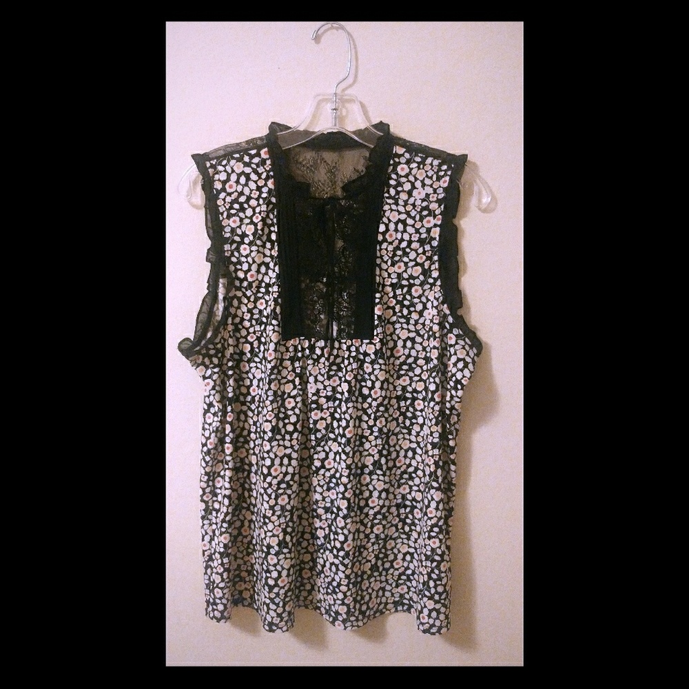 DONATED!   🌼EXPRESS TANK! TIE FRONT!